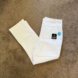 St. John’s Bay White Capris